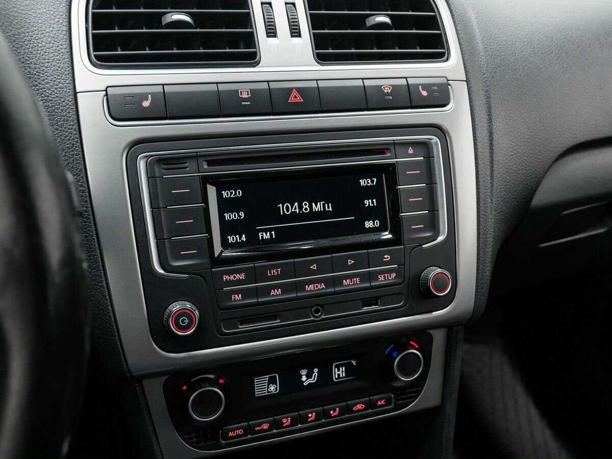 Купить Volkswagen Polo с пробегом. Фото: #16