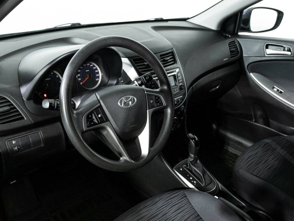 Купить Hyundai Solaris с пробегом. Фото: #10