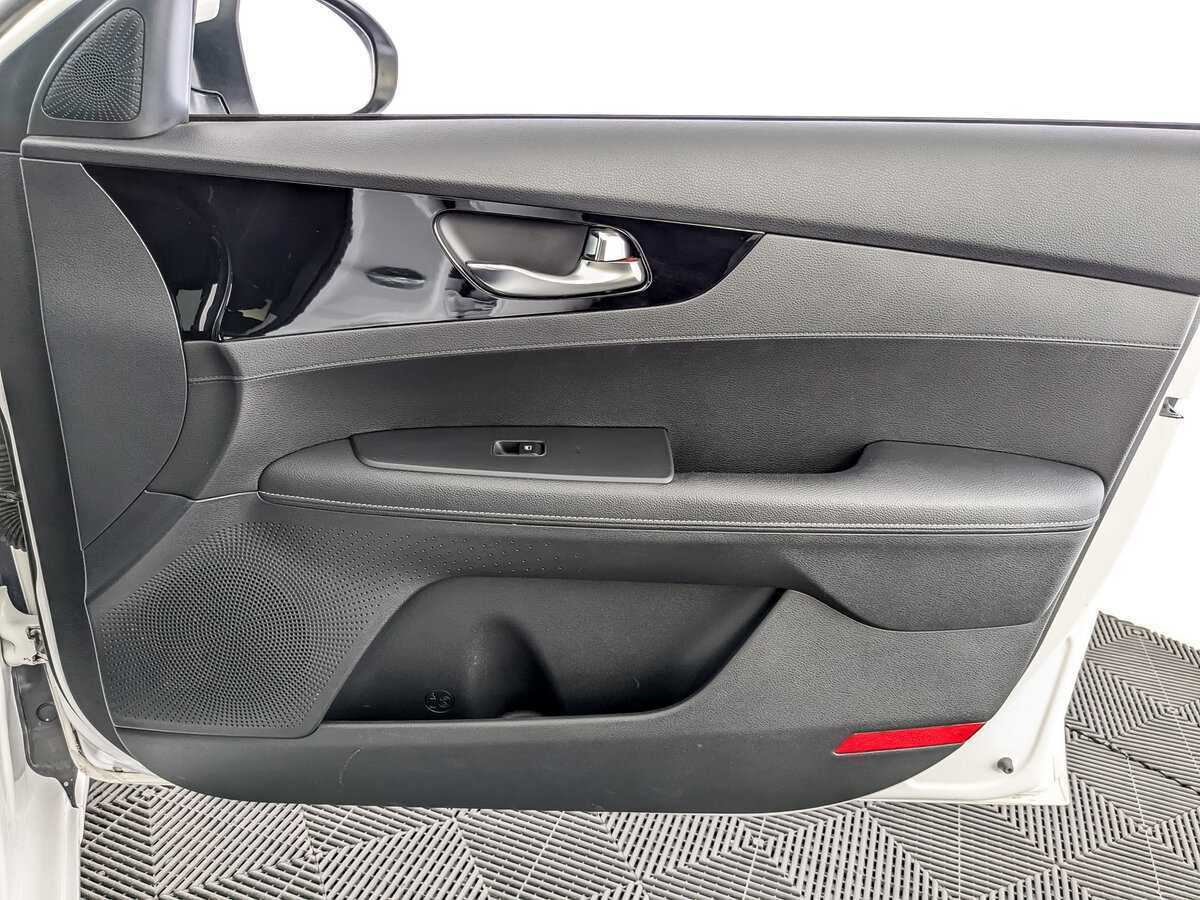 Купить Kia Cerato с пробегом. Фото: #23