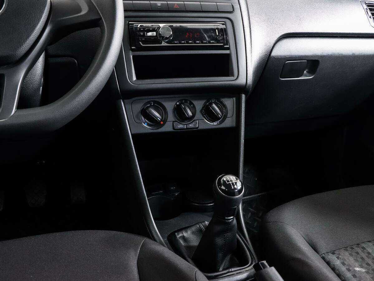 Купить Volkswagen Polo с пробегом. Фото: #11