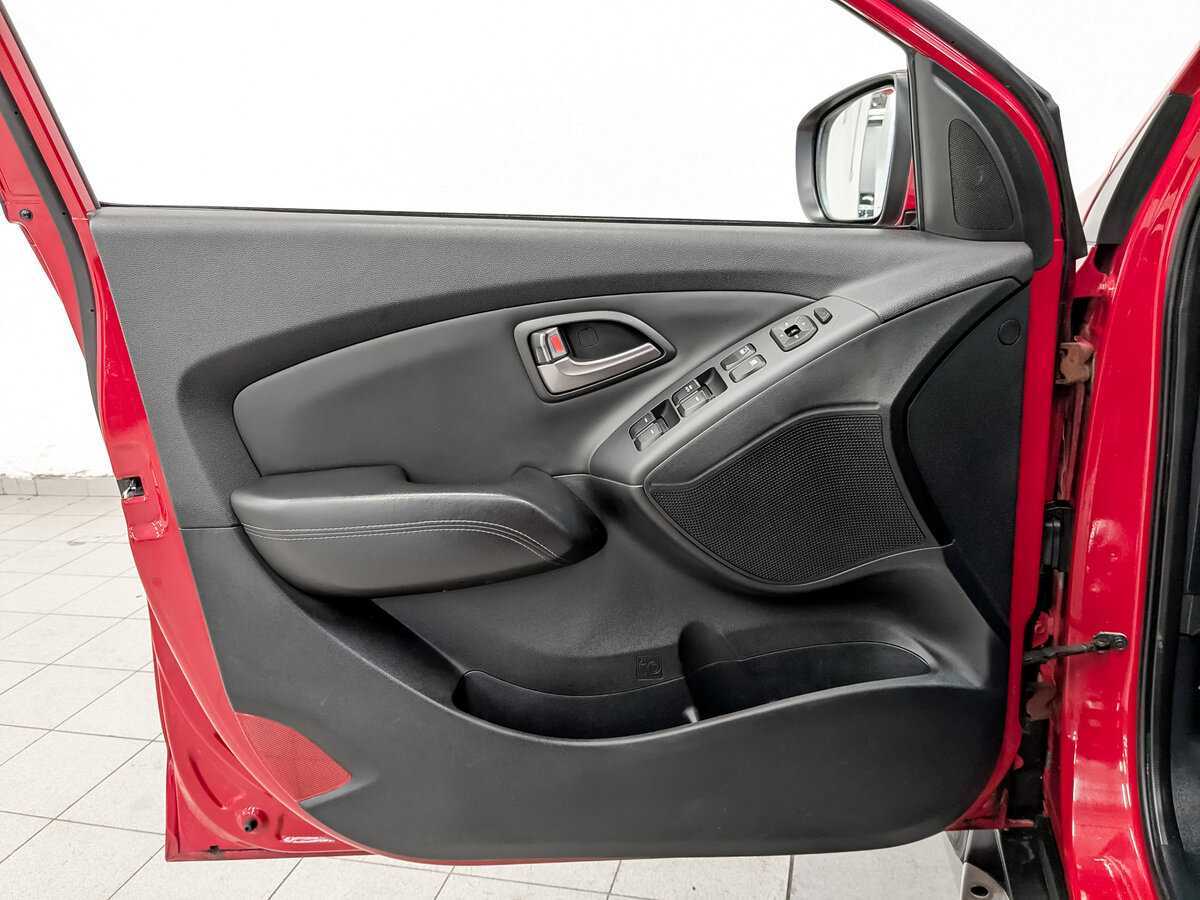 Купить Hyundai ix35 с пробегом. Фото: #15