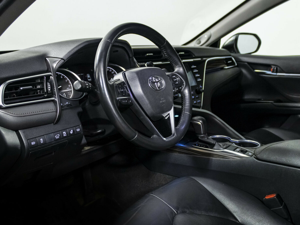 Купить Toyota Camry с пробегом. Фото: #8