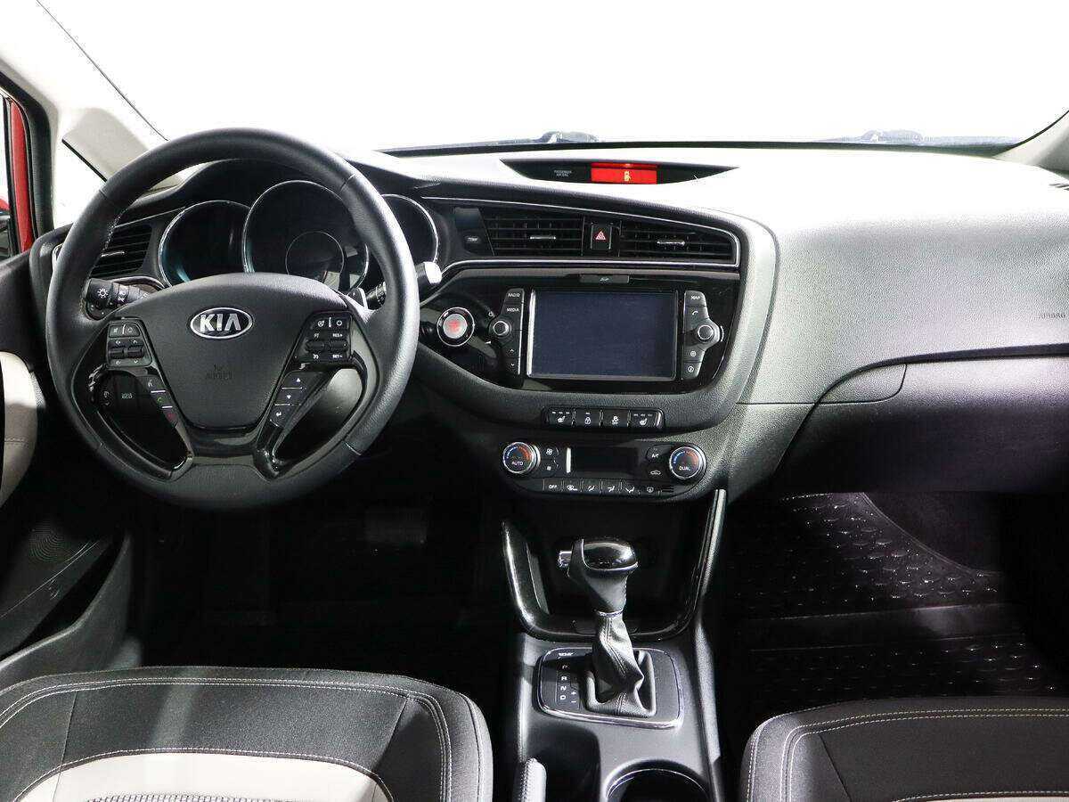 Купить Kia Ceed с пробегом. Фото: #11