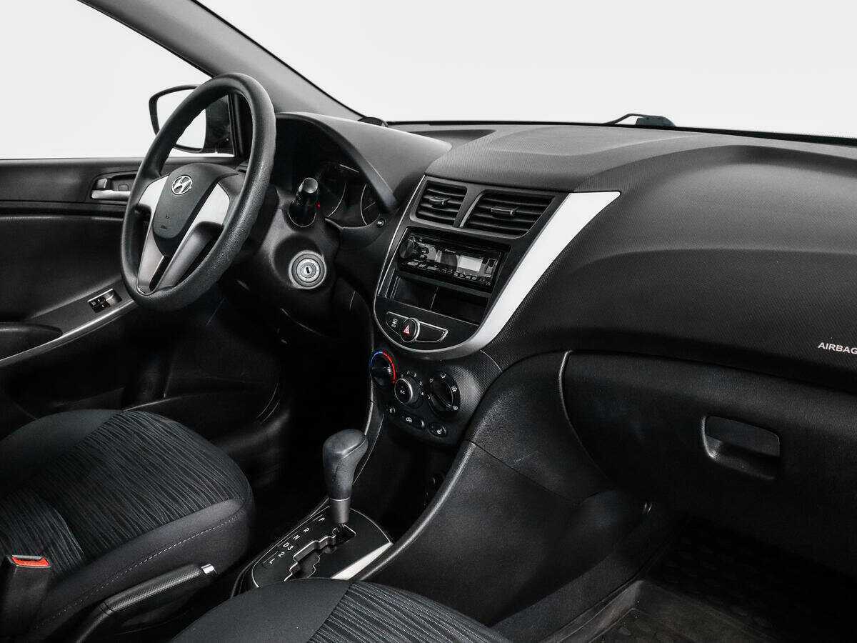 Купить Hyundai Solaris с пробегом. Фото: #10