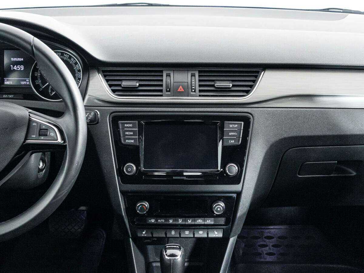 Купить Skoda Rapid с пробегом. Фото: #13