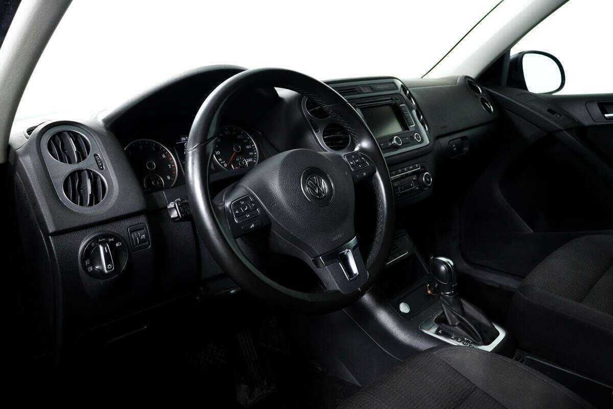Купить Volkswagen Tiguan с пробегом. Фото: #12