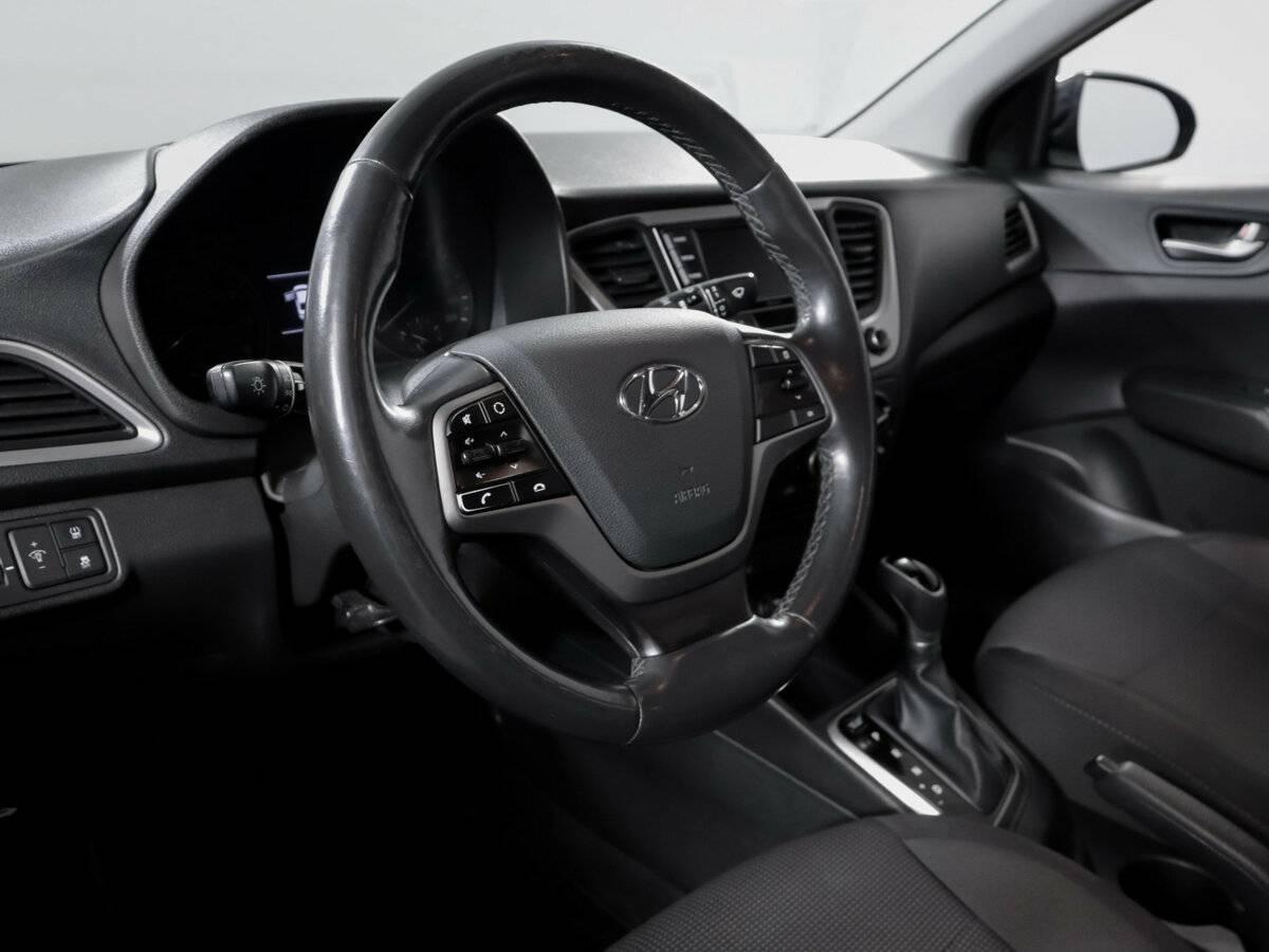 Купить Hyundai Solaris с пробегом. Фото: #11