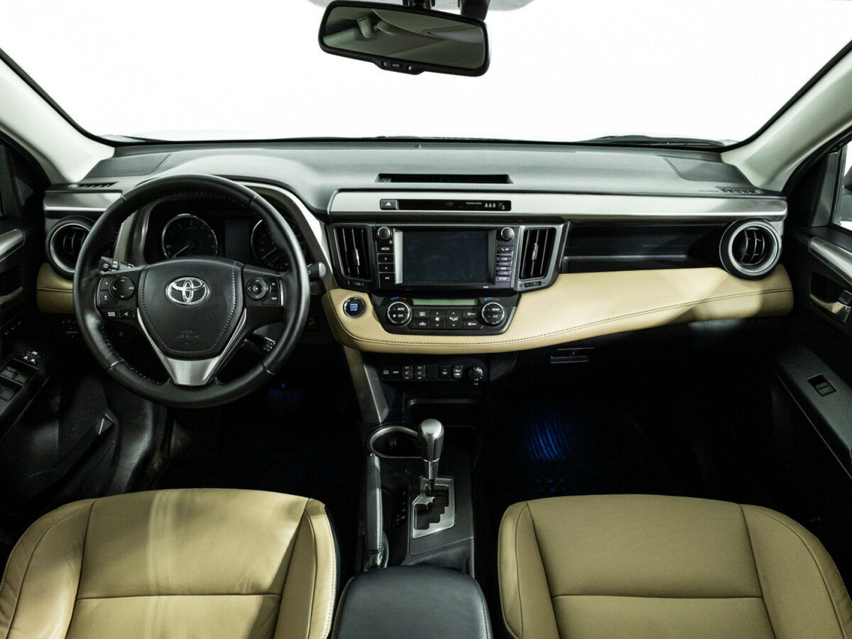 Купить Toyota RAV4 с пробегом. Фото: #10