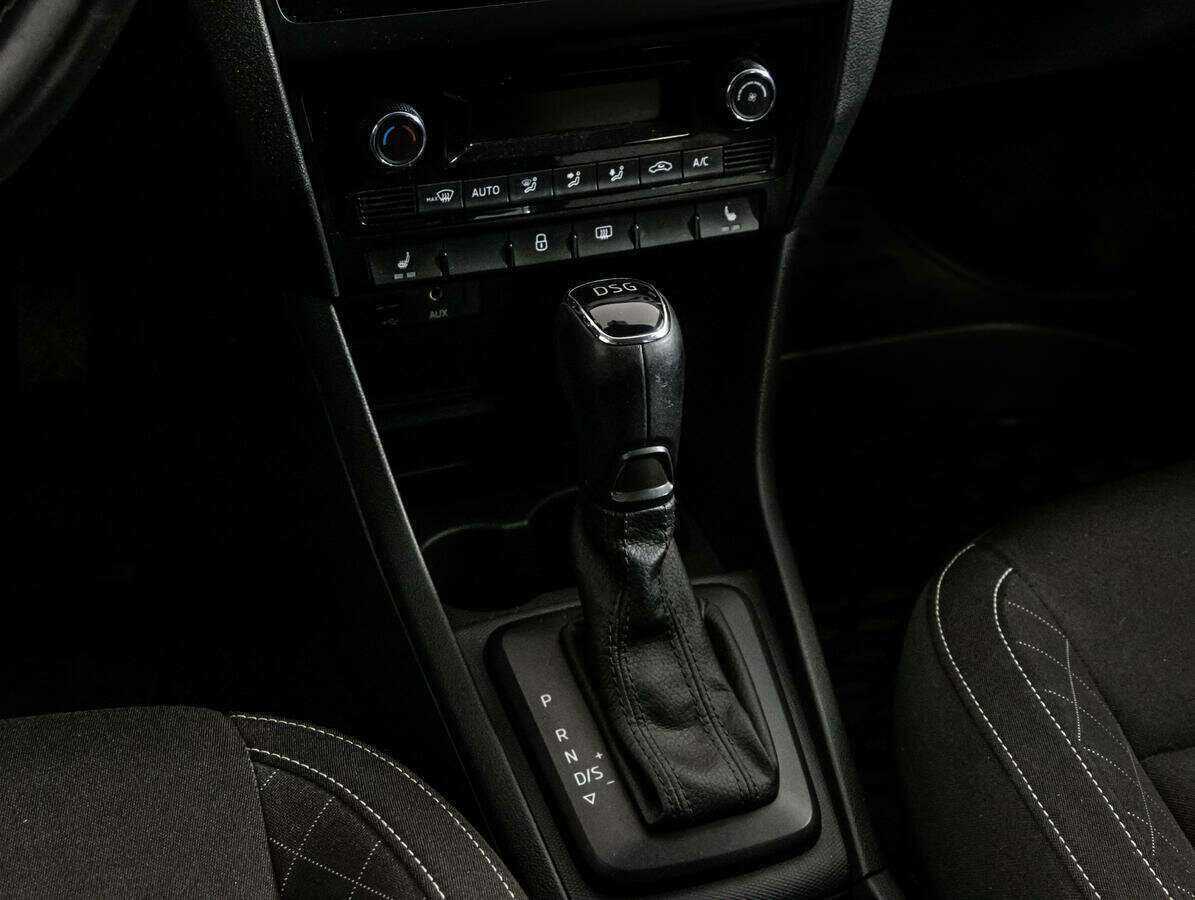 Купить Skoda Rapid с пробегом. Фото: #10