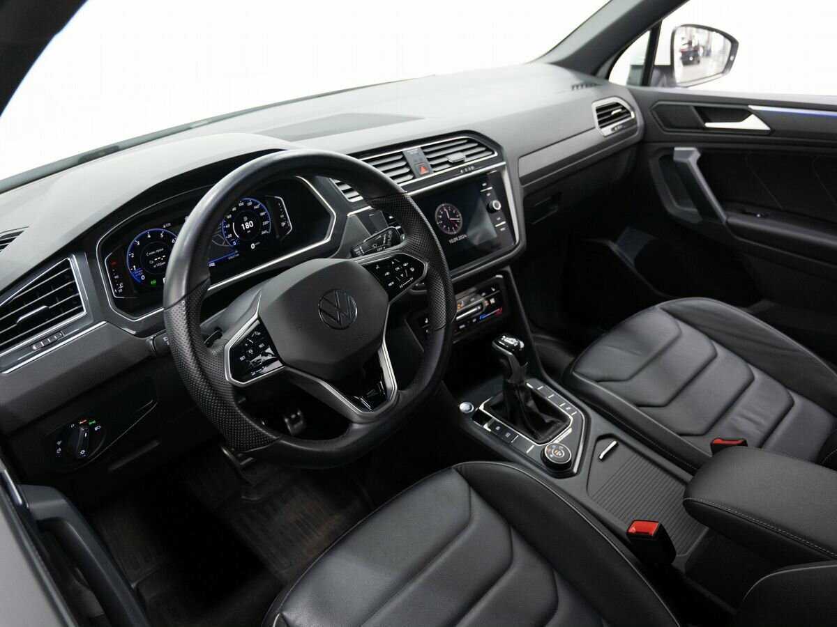 Купить Volkswagen Tiguan с пробегом. Фото: #13