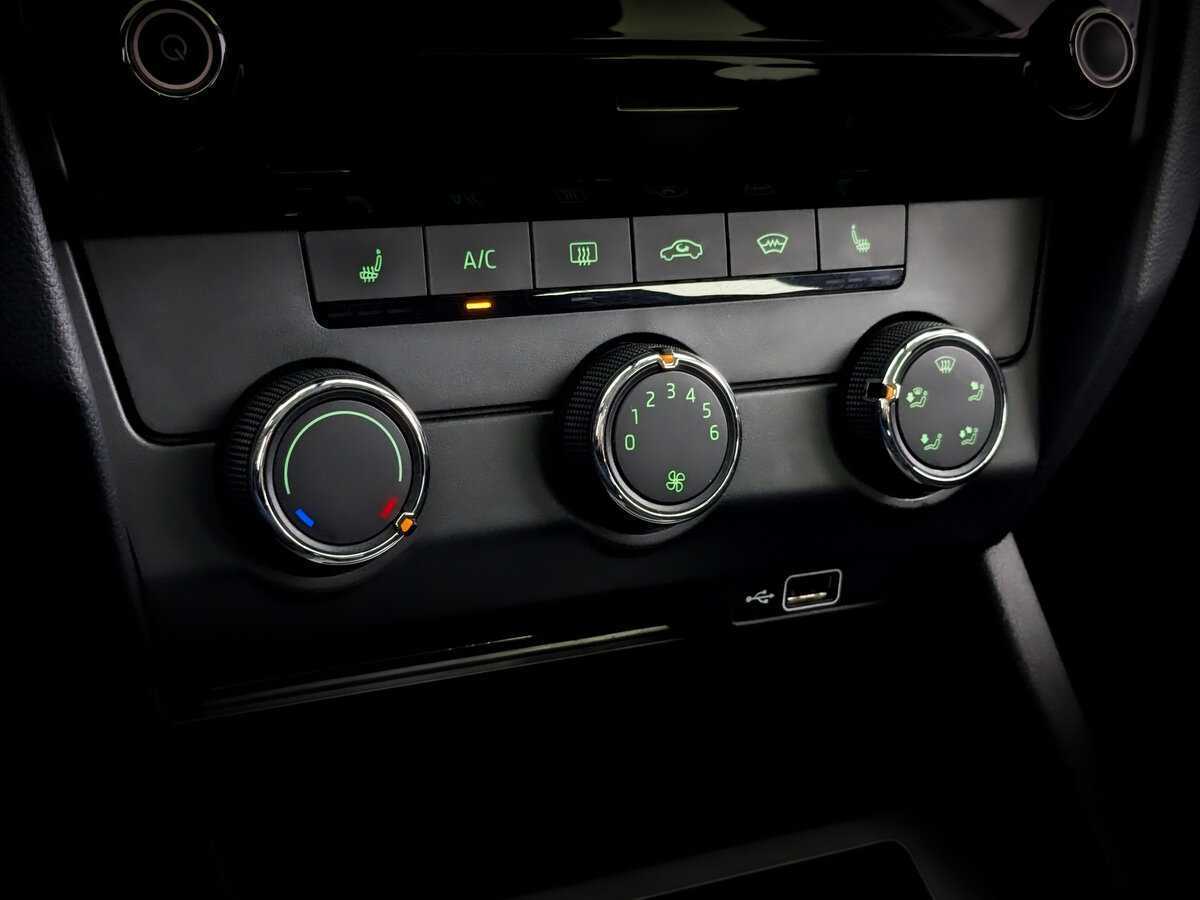 Купить Skoda Octavia с пробегом. Фото: #24