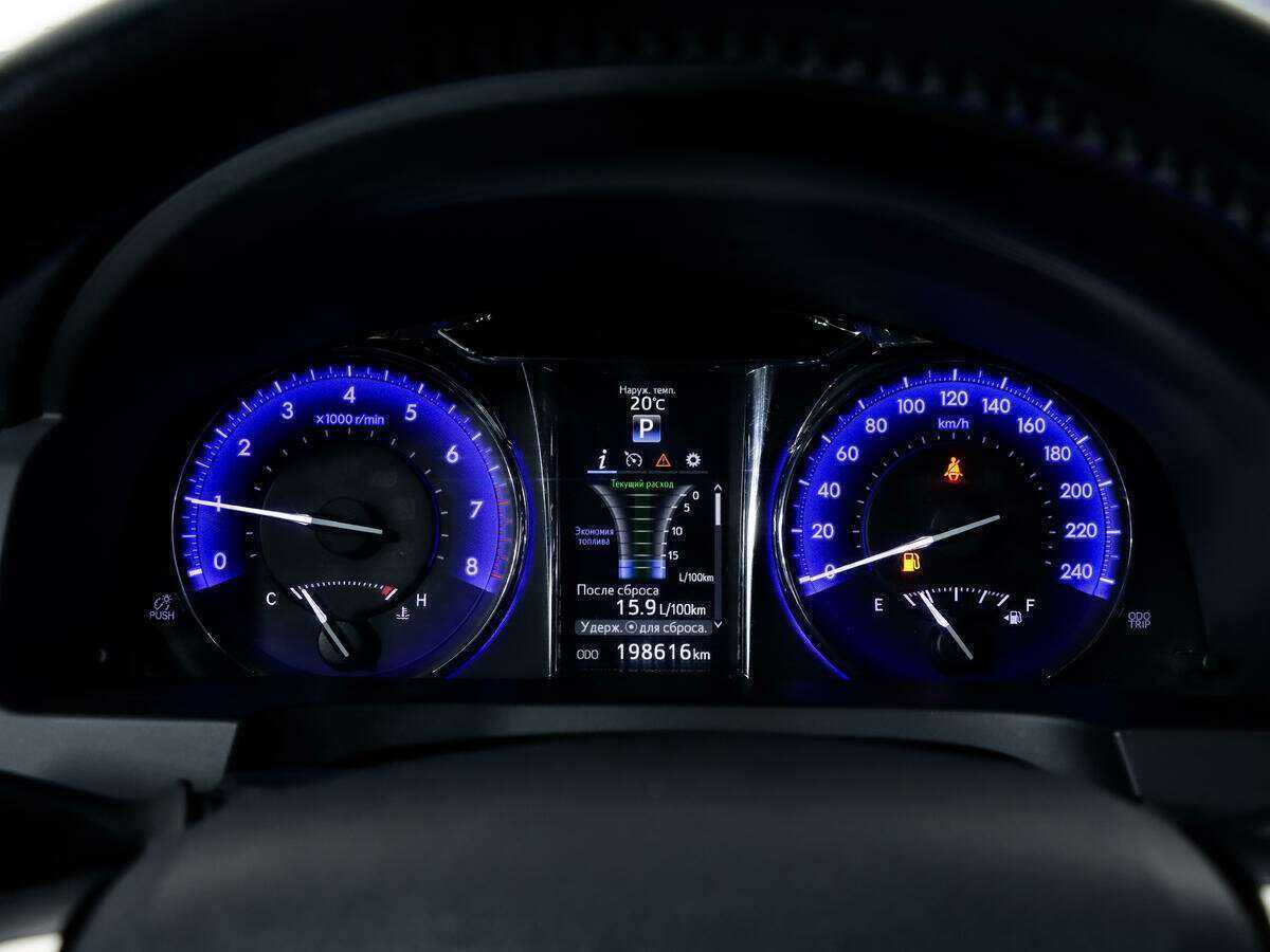 Купить Toyota Camry с пробегом. Фото: #17