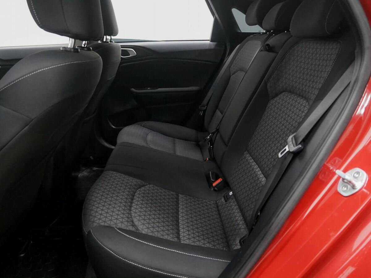 Купить Kia Ceed с пробегом. Фото: #11