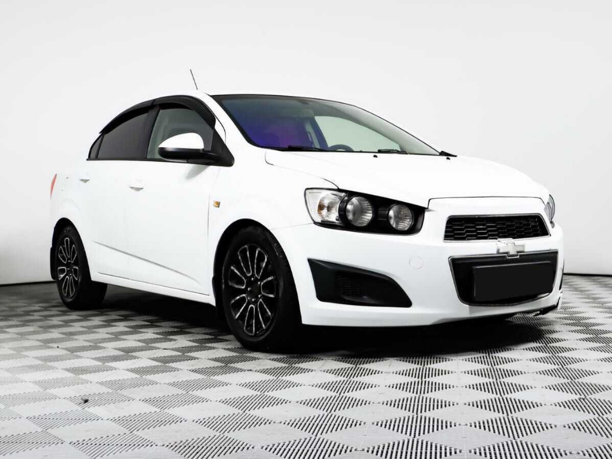 Купить Chevrolet Aveo с пробегом. Фото: #2