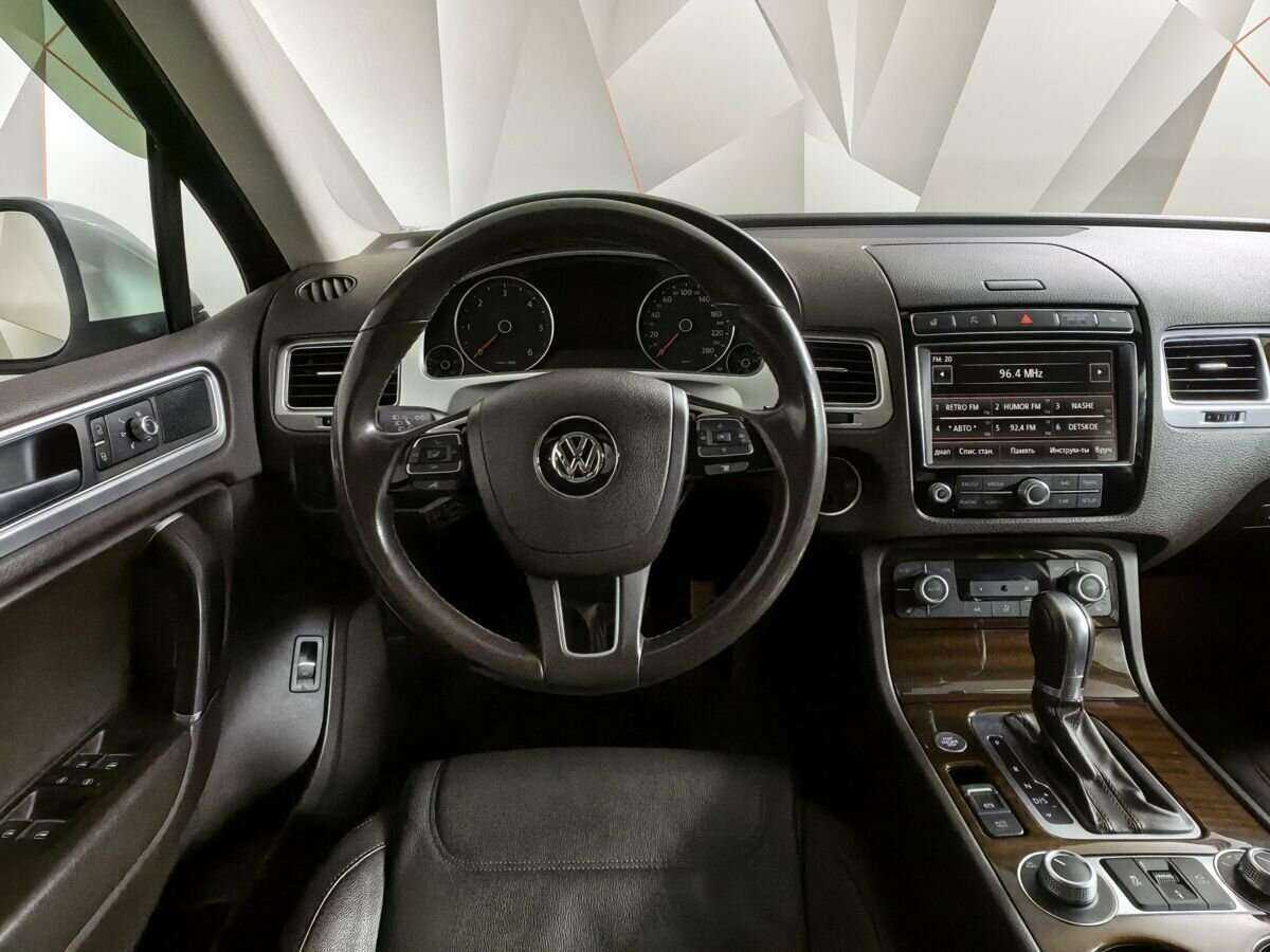 Купить Volkswagen Touareg с пробегом. Фото: #14