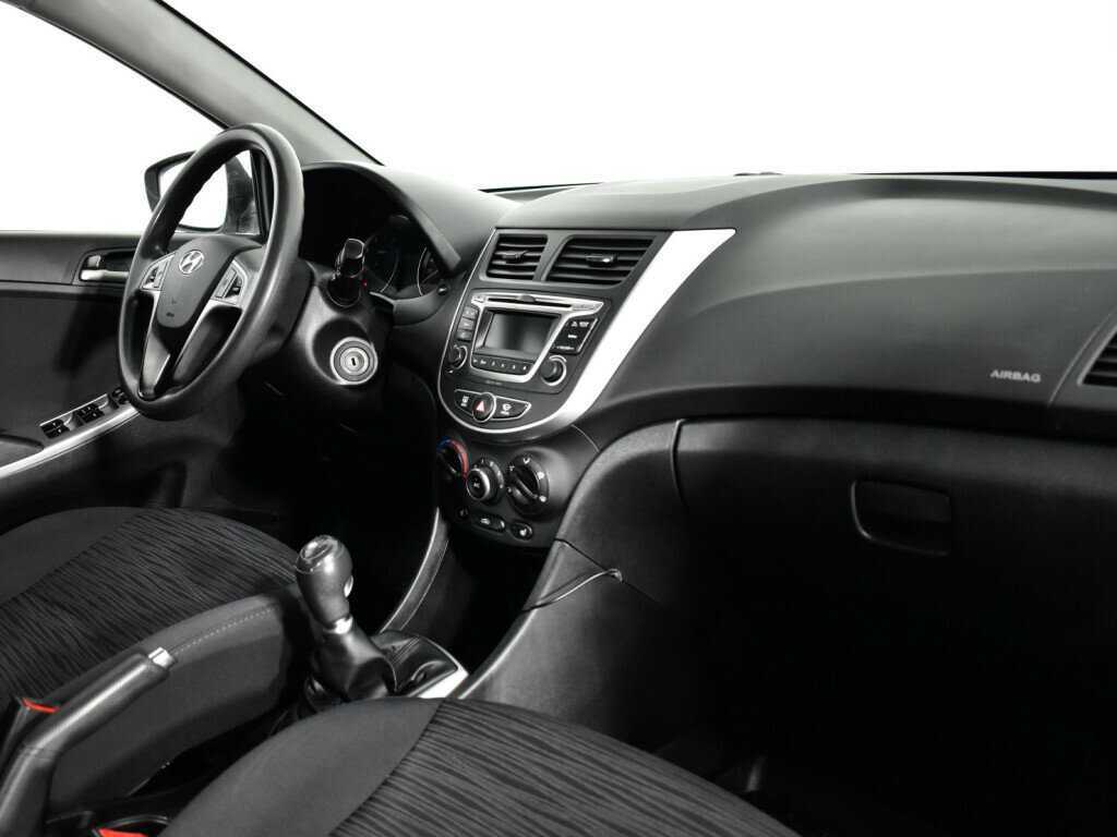 Купить Hyundai Solaris с пробегом. Фото: #8