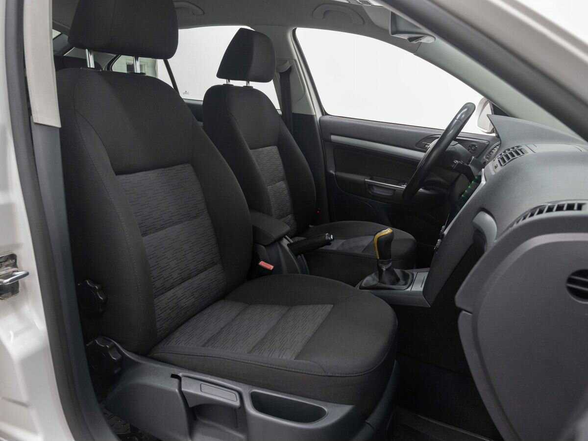 Купить Skoda Octavia с пробегом. Фото: #11