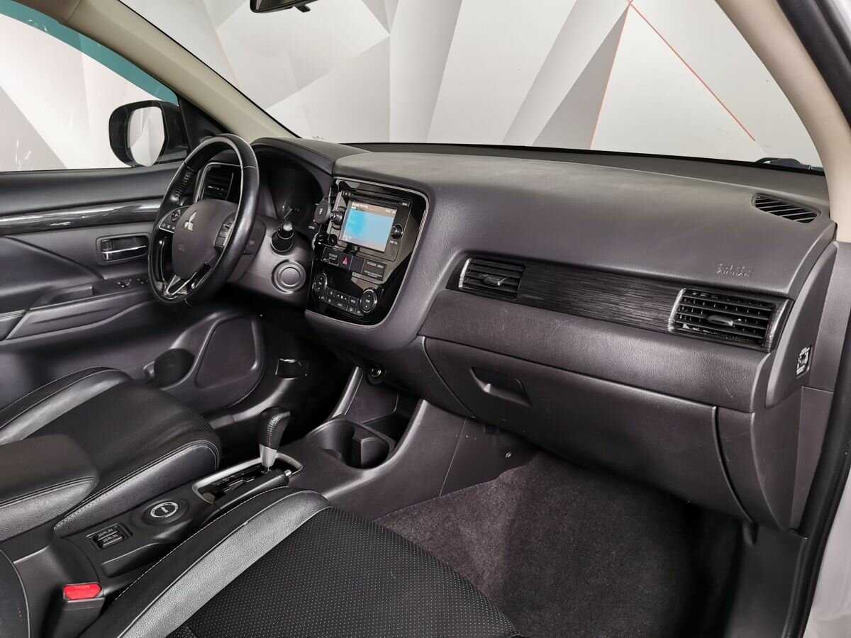 Купить Mitsubishi Outlander с пробегом. Фото: #8