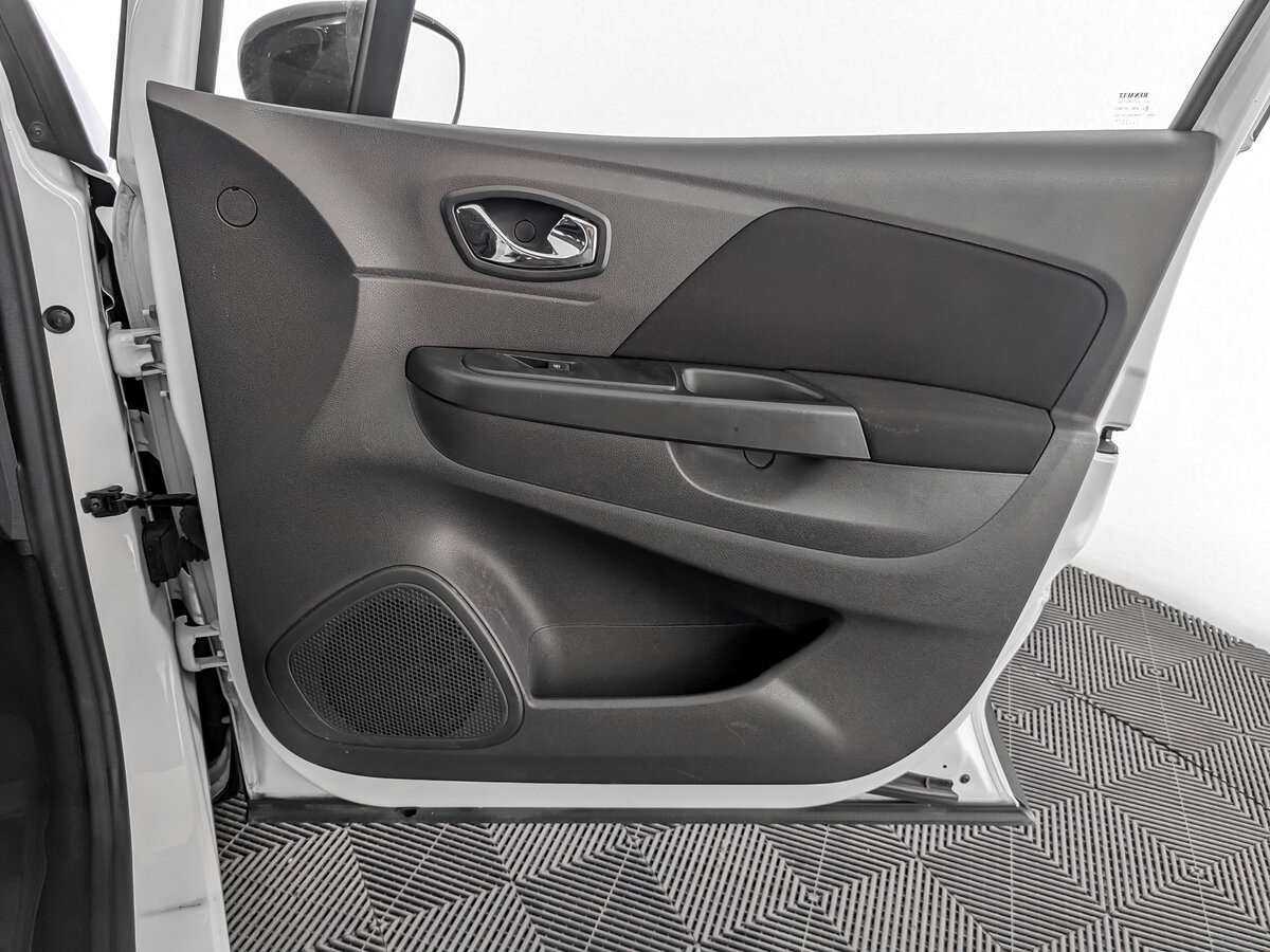 Купить Renault Kaptur с пробегом. Фото: #20