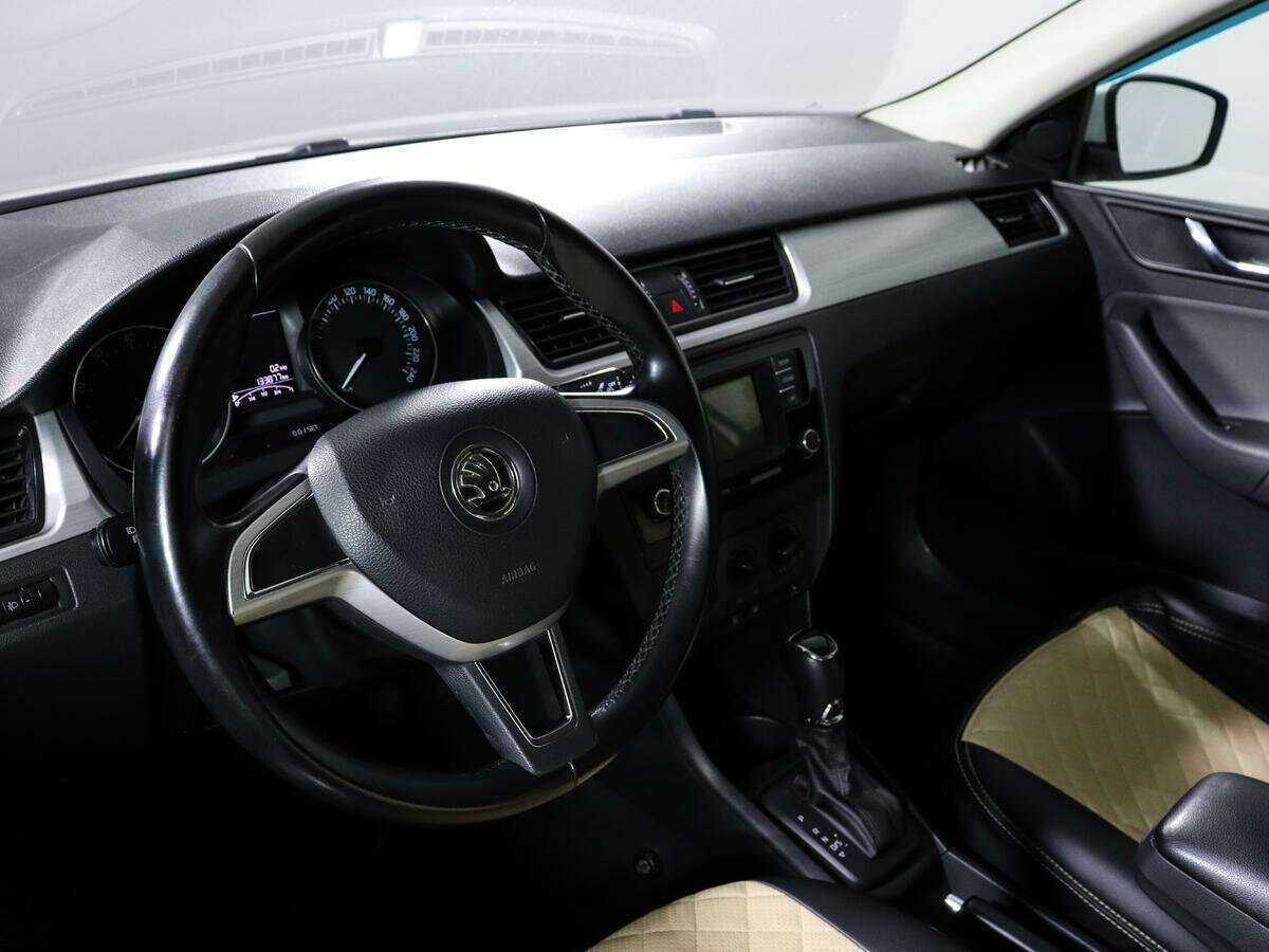 Купить Skoda Rapid с пробегом. Фото: #10