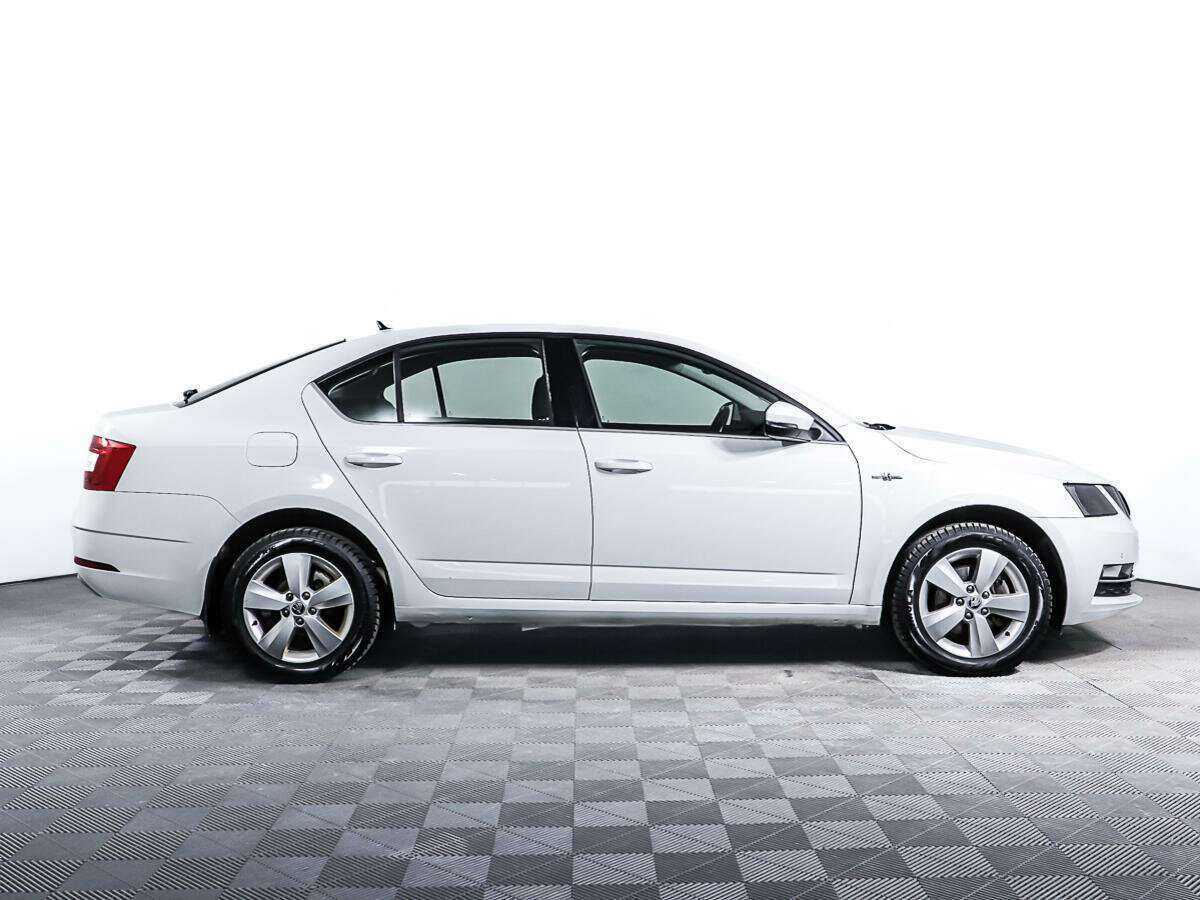 Купить Skoda Octavia с пробегом. Фото: #2