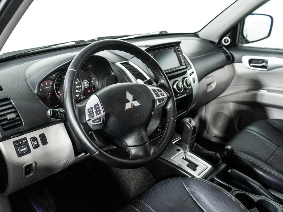 Купить Mitsubishi Pajero Sport с пробегом. Фото: #8