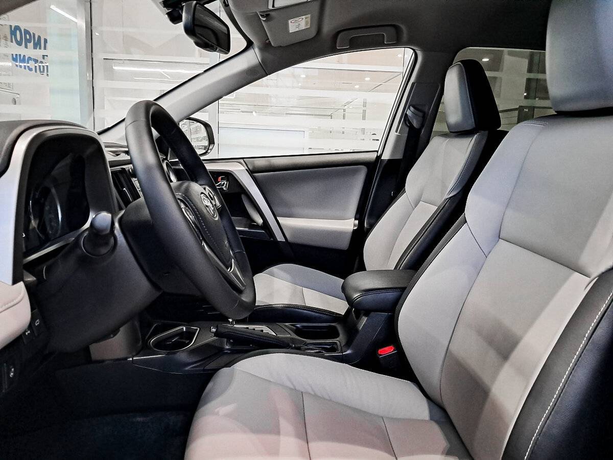 Купить Toyota RAV4 с пробегом. Фото: #15