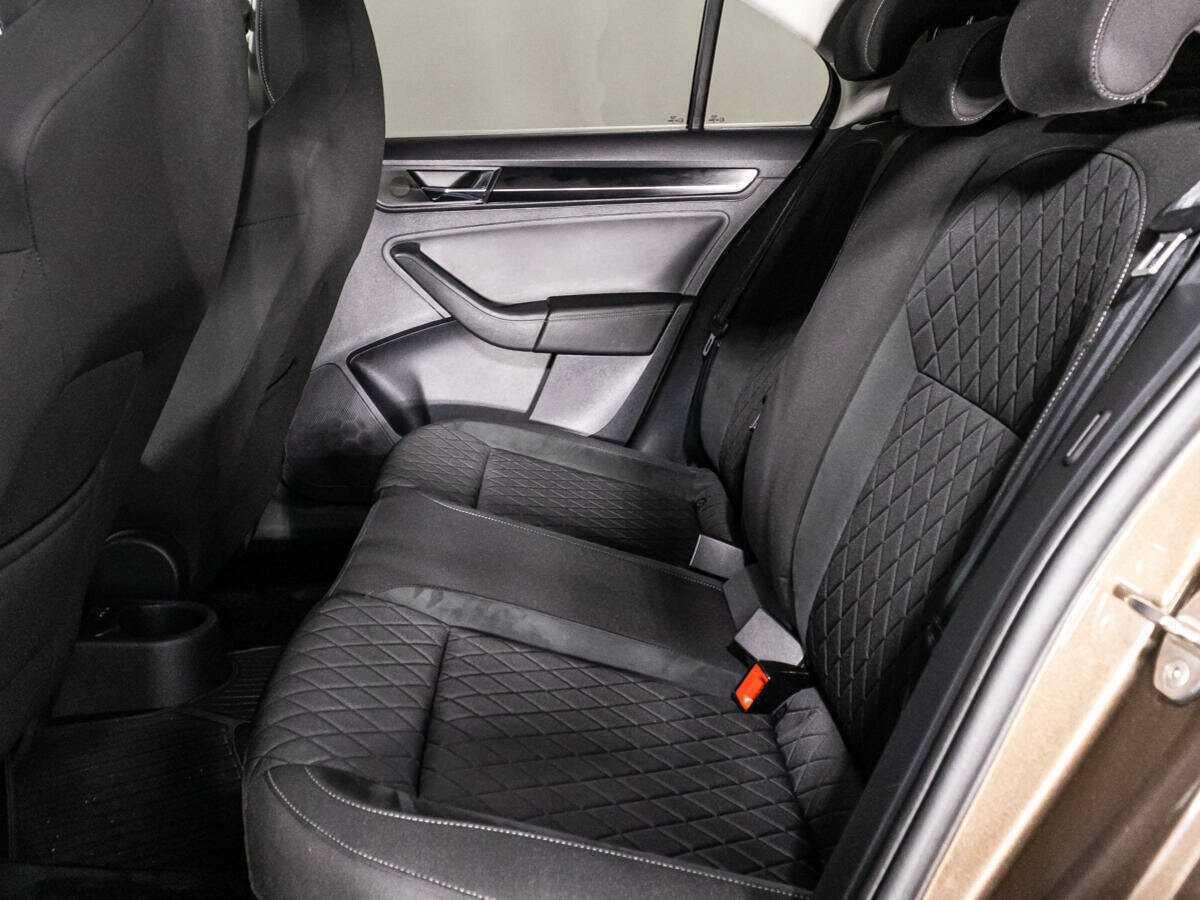 Купить Skoda Rapid с пробегом. Фото: #9