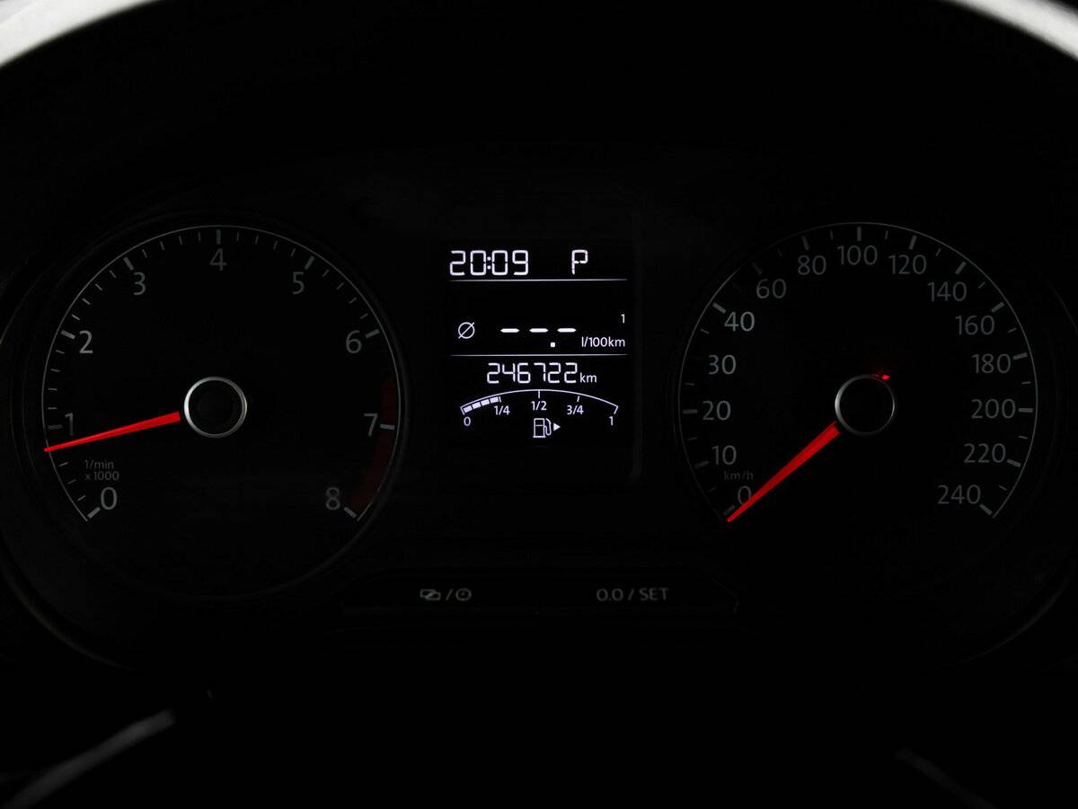 Купить Volkswagen Polo с пробегом. Фото: #14