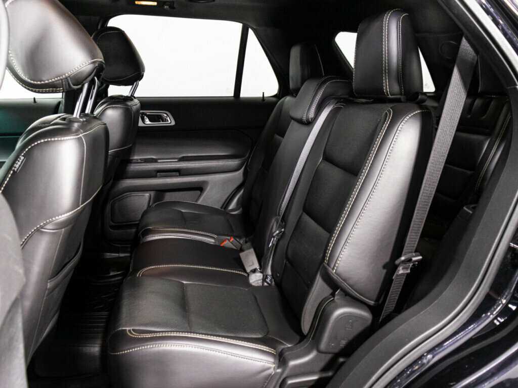 Купить Ford Explorer с пробегом. Фото: #9