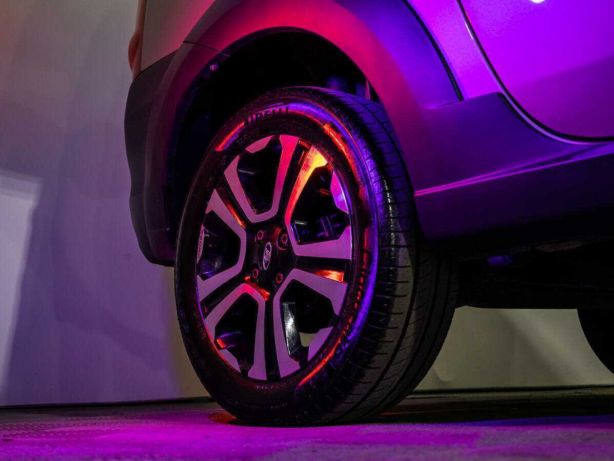 Купить Lada (ВАЗ) Largus с пробегом. Фото: #21