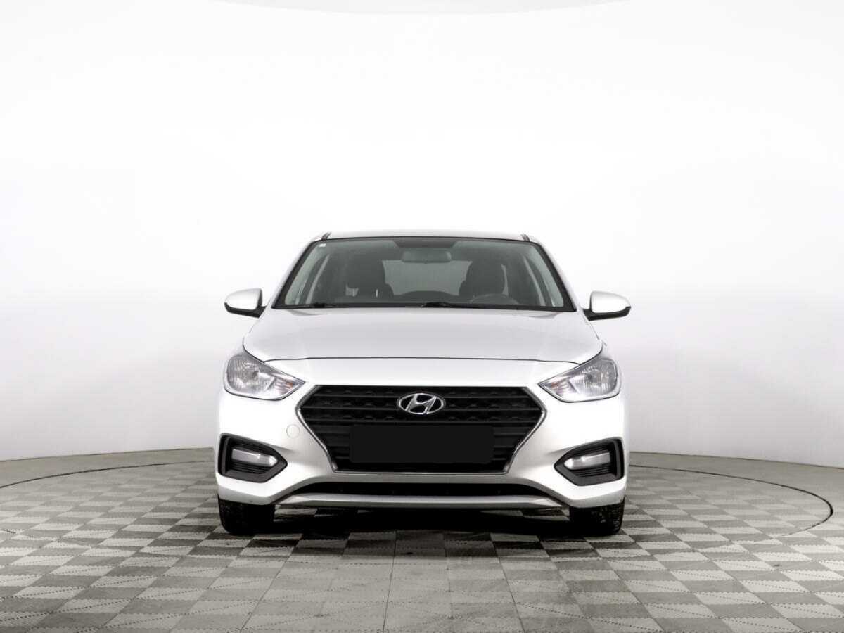 Купить Hyundai Solaris с пробегом. Фото: #1