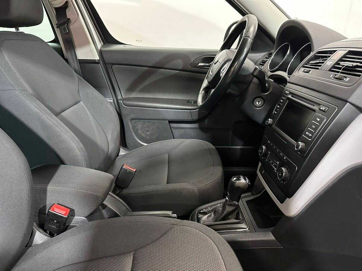 Купить Skoda Yeti с пробегом. Фото: #9