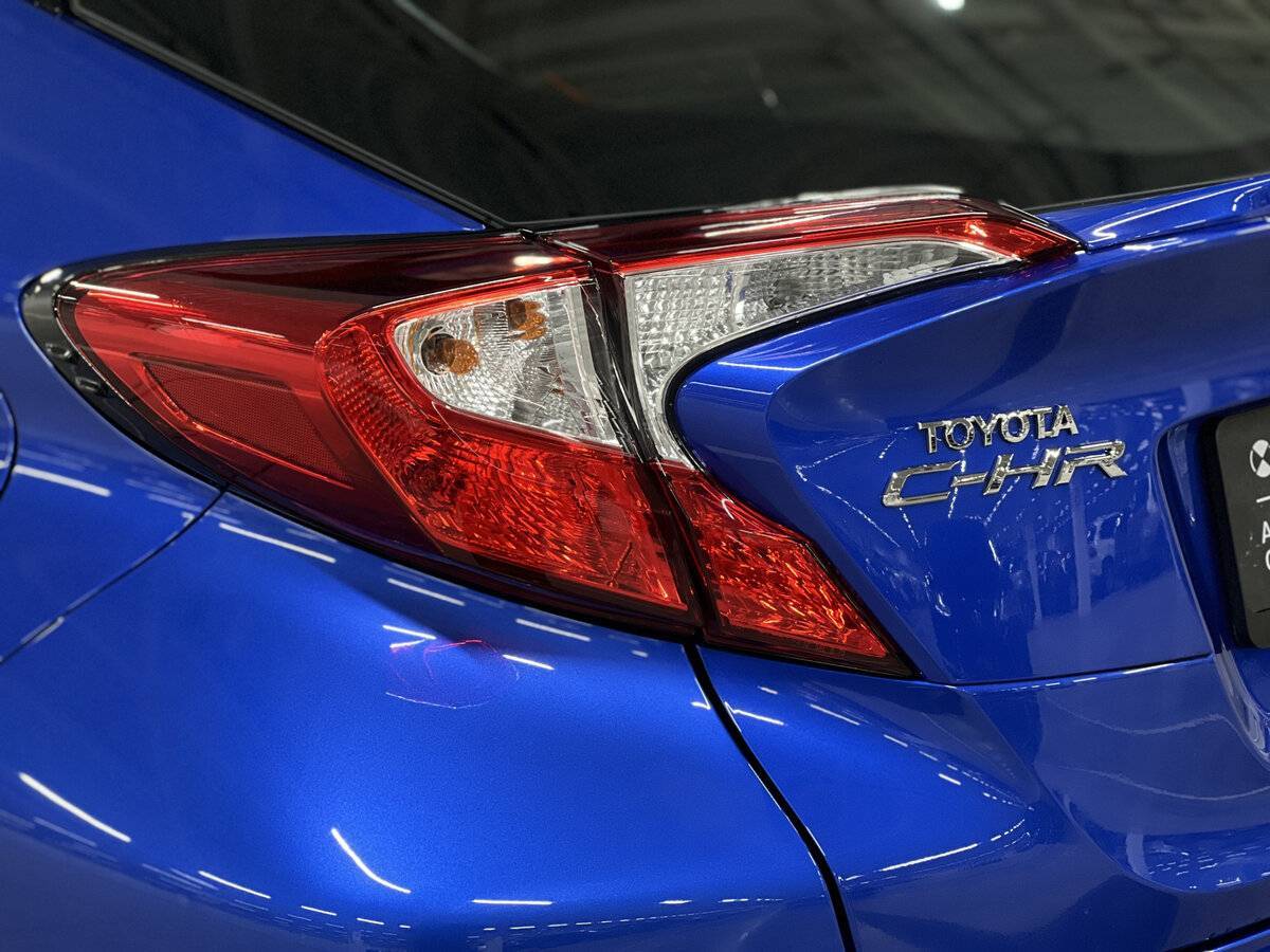 Купить Toyota C-HR с пробегом. Фото: #8