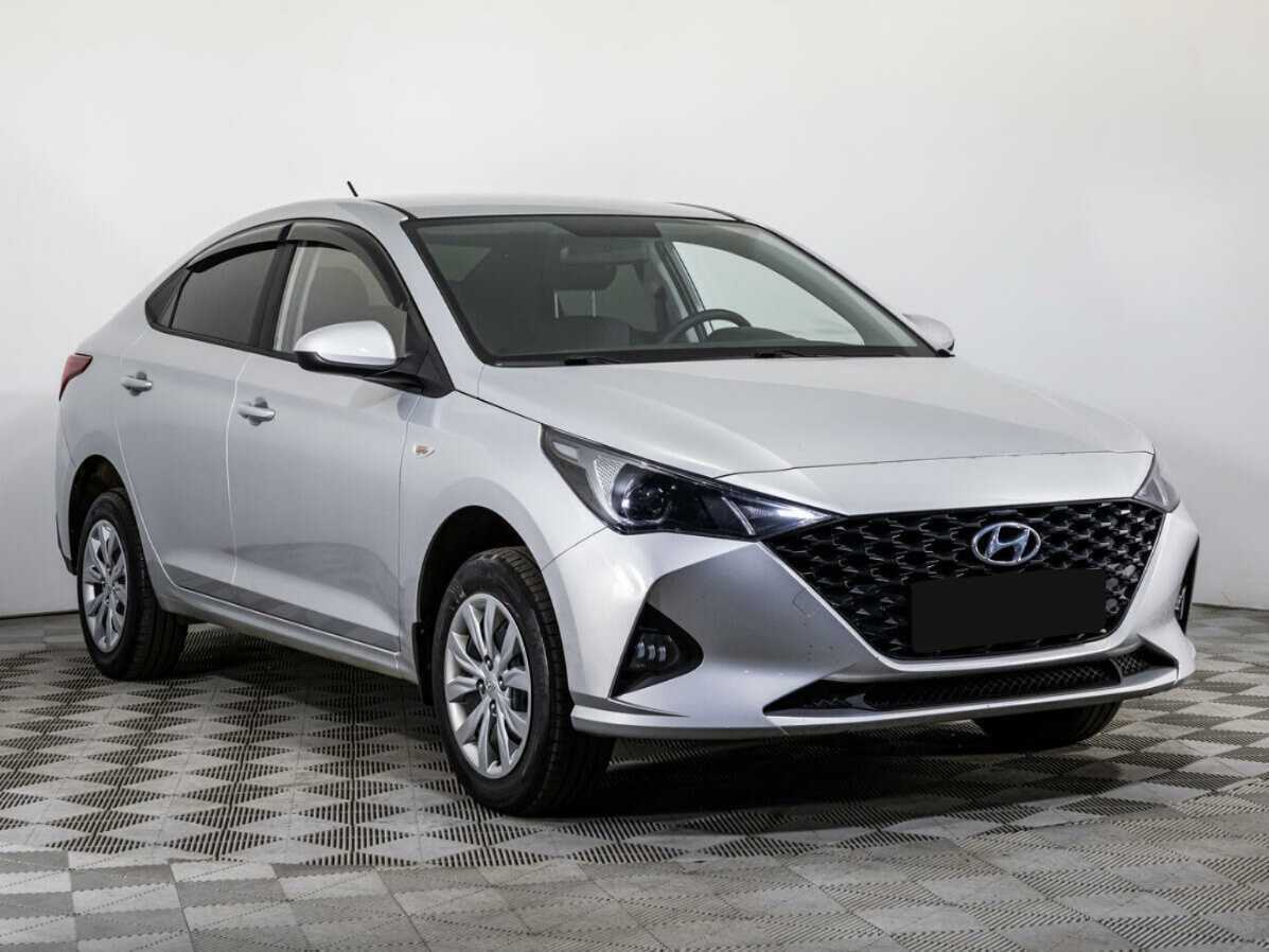 Купить Hyundai Solaris с пробегом. Фото: #2
