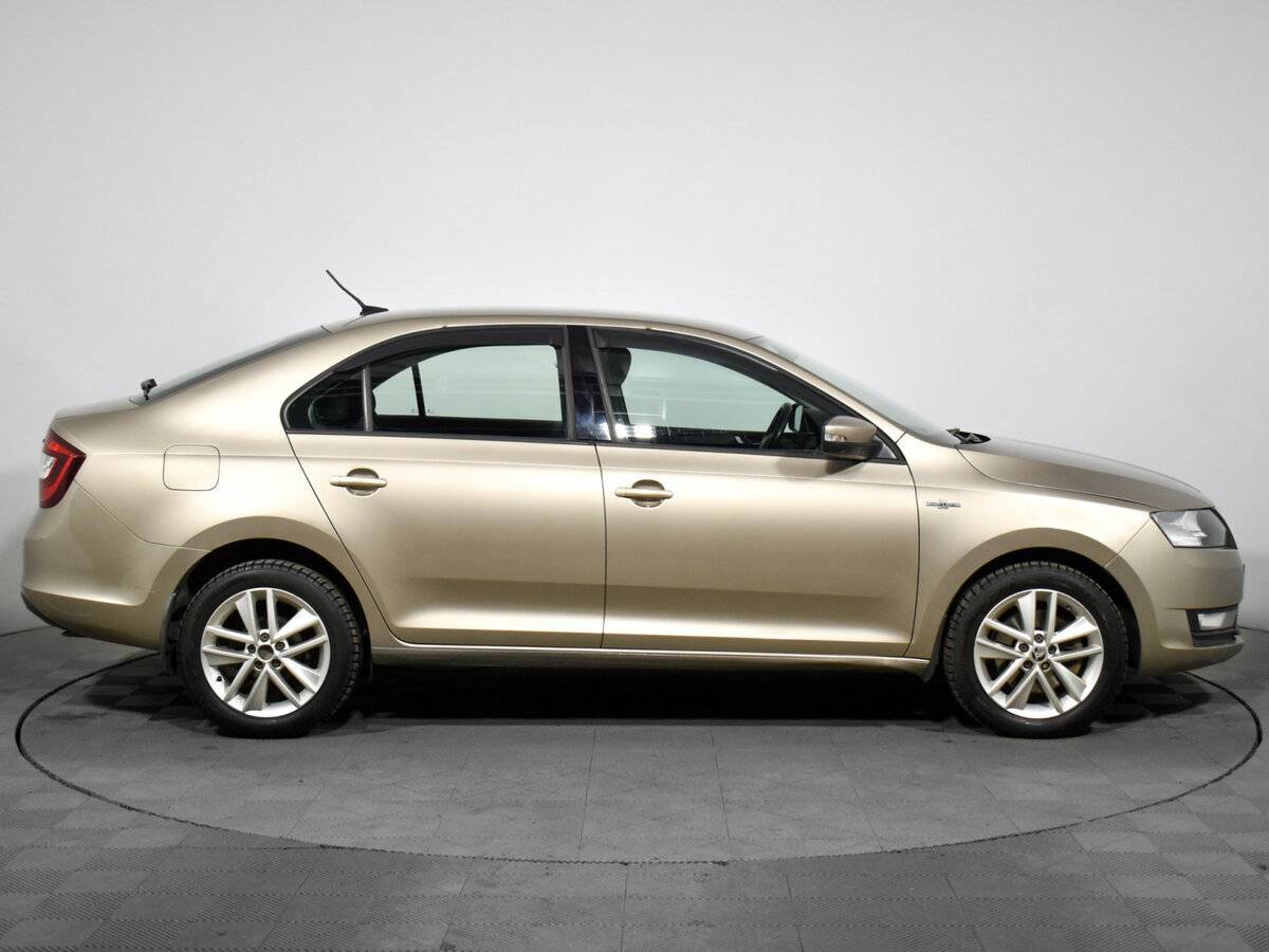 Купить Skoda Rapid с пробегом. Фото: #3