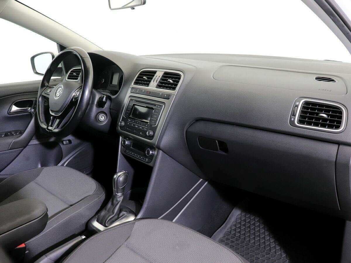 Купить Volkswagen Polo с пробегом. Фото: #8