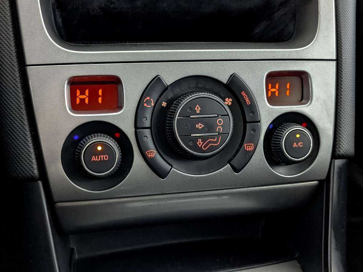 Купить Peugeot 408 с пробегом. Фото: #20