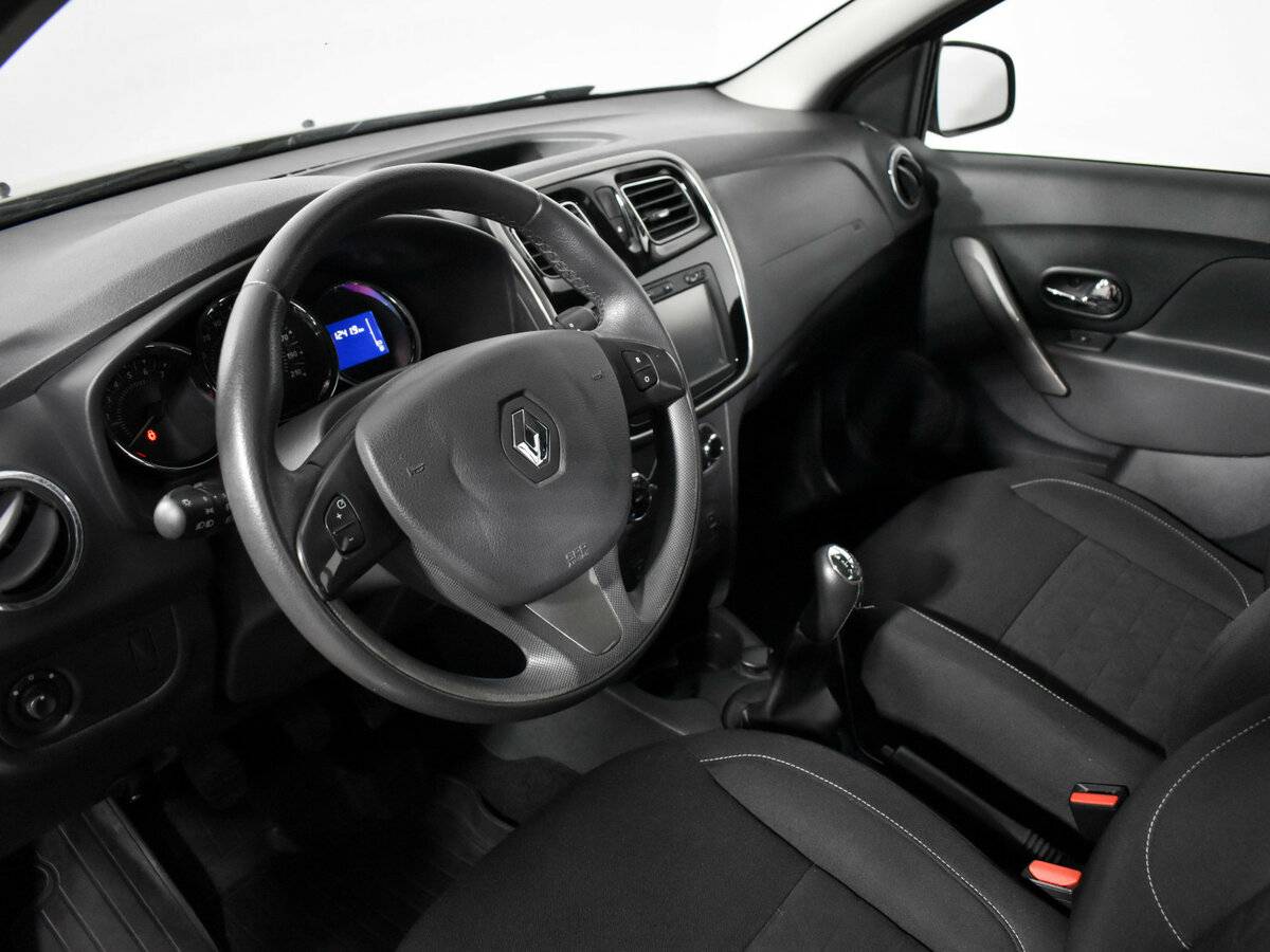 Купить Renault Sandero с пробегом. Фото: #8