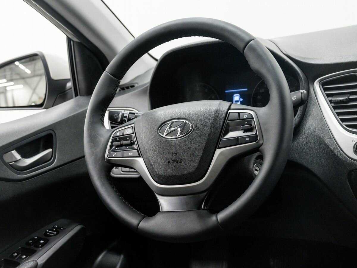 Купить Hyundai Solaris с пробегом. Фото: #11
