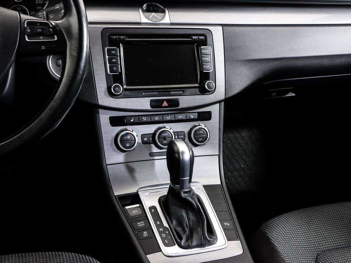 Купить Volkswagen Passat с пробегом. Фото: #10