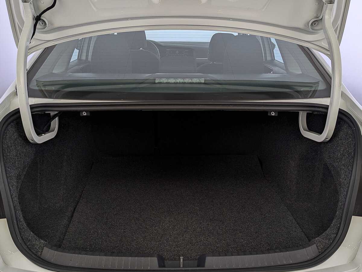 Купить Volkswagen Jetta с пробегом. Фото: #9