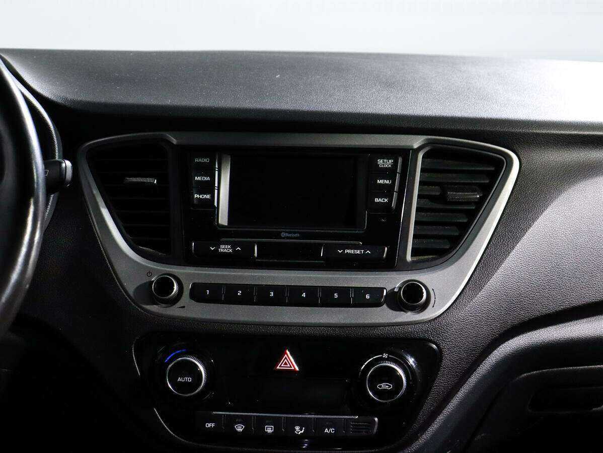 Купить Hyundai Solaris с пробегом. Фото: #10