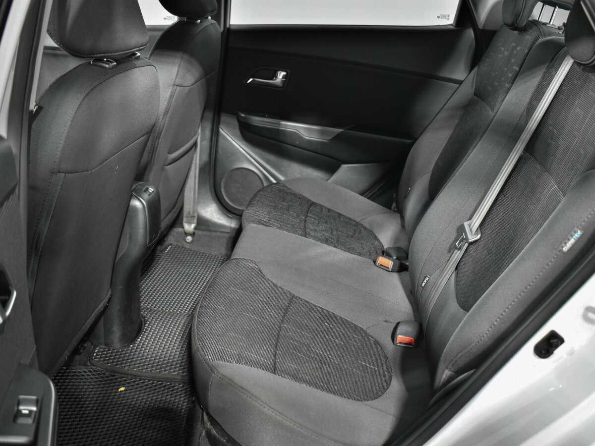 Купить Kia Rio с пробегом. Фото: #9