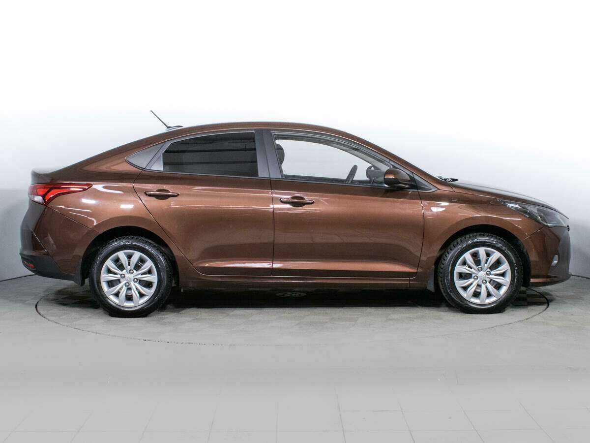 Купить Hyundai Solaris с пробегом. Фото: #3