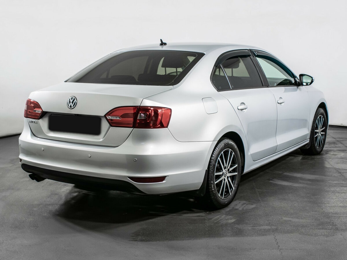 Купить Volkswagen Jetta с пробегом. Фото: #4
