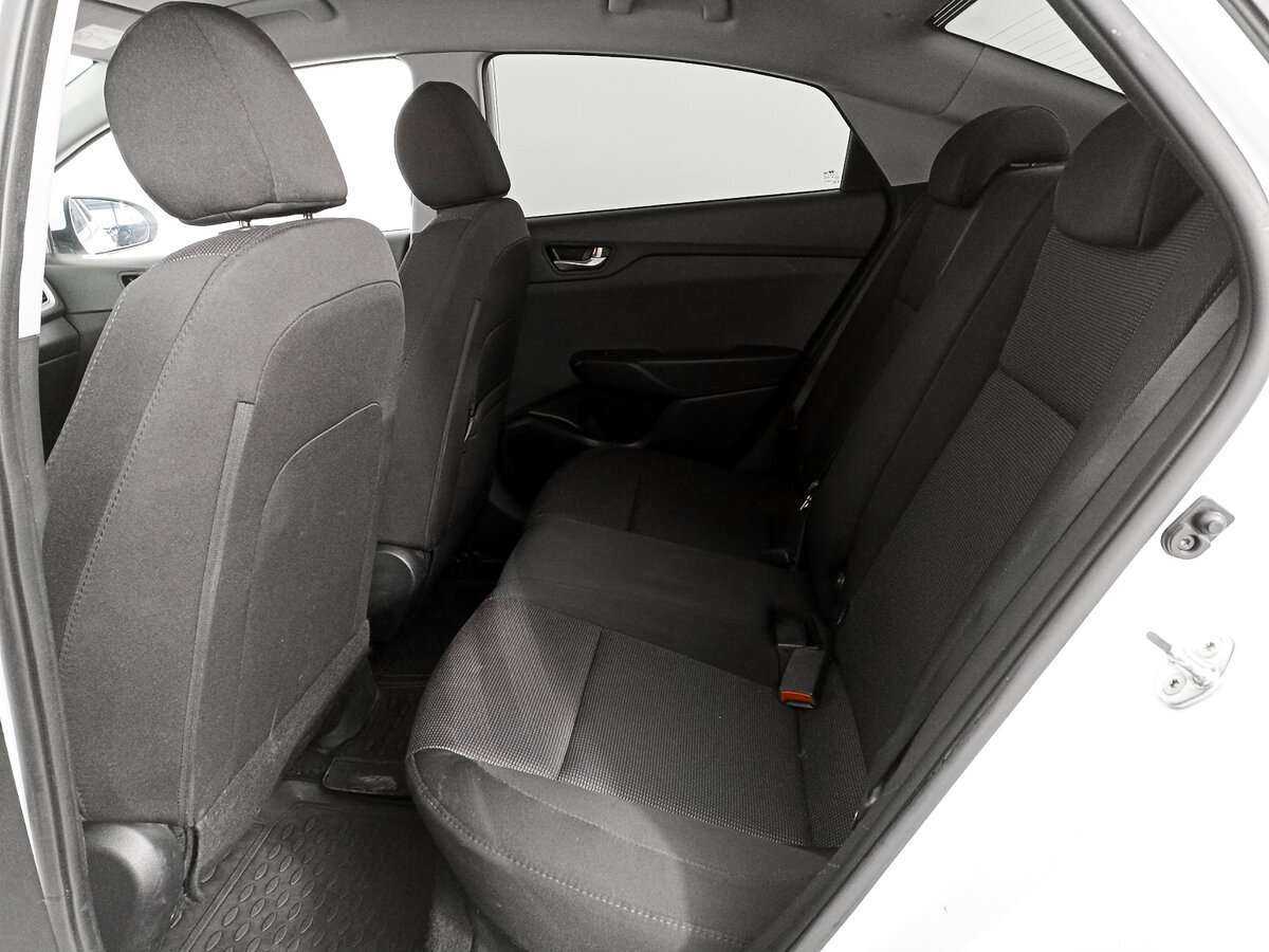 Купить Hyundai Solaris с пробегом. Фото: #9