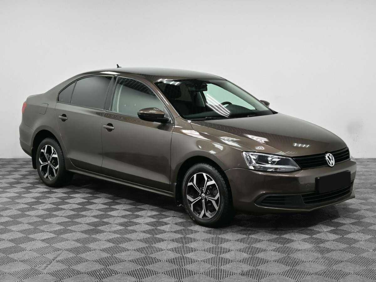 Купить Volkswagen Jetta с пробегом. Фото: #2
