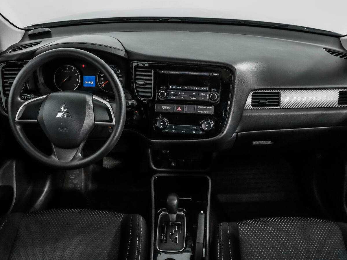 Купить Mitsubishi Outlander с пробегом. Фото: #11