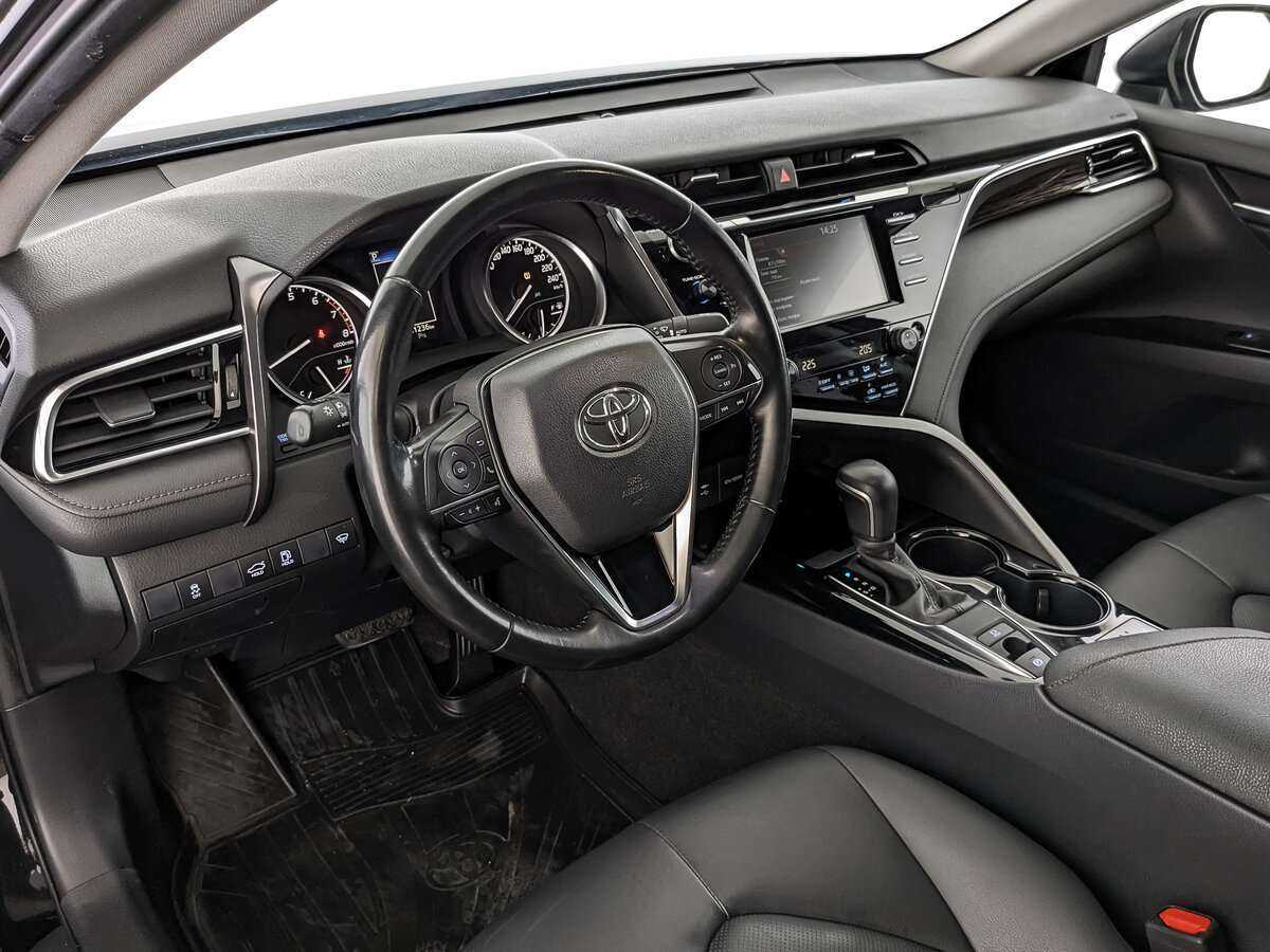 Купить Toyota Camry с пробегом. Фото: #9